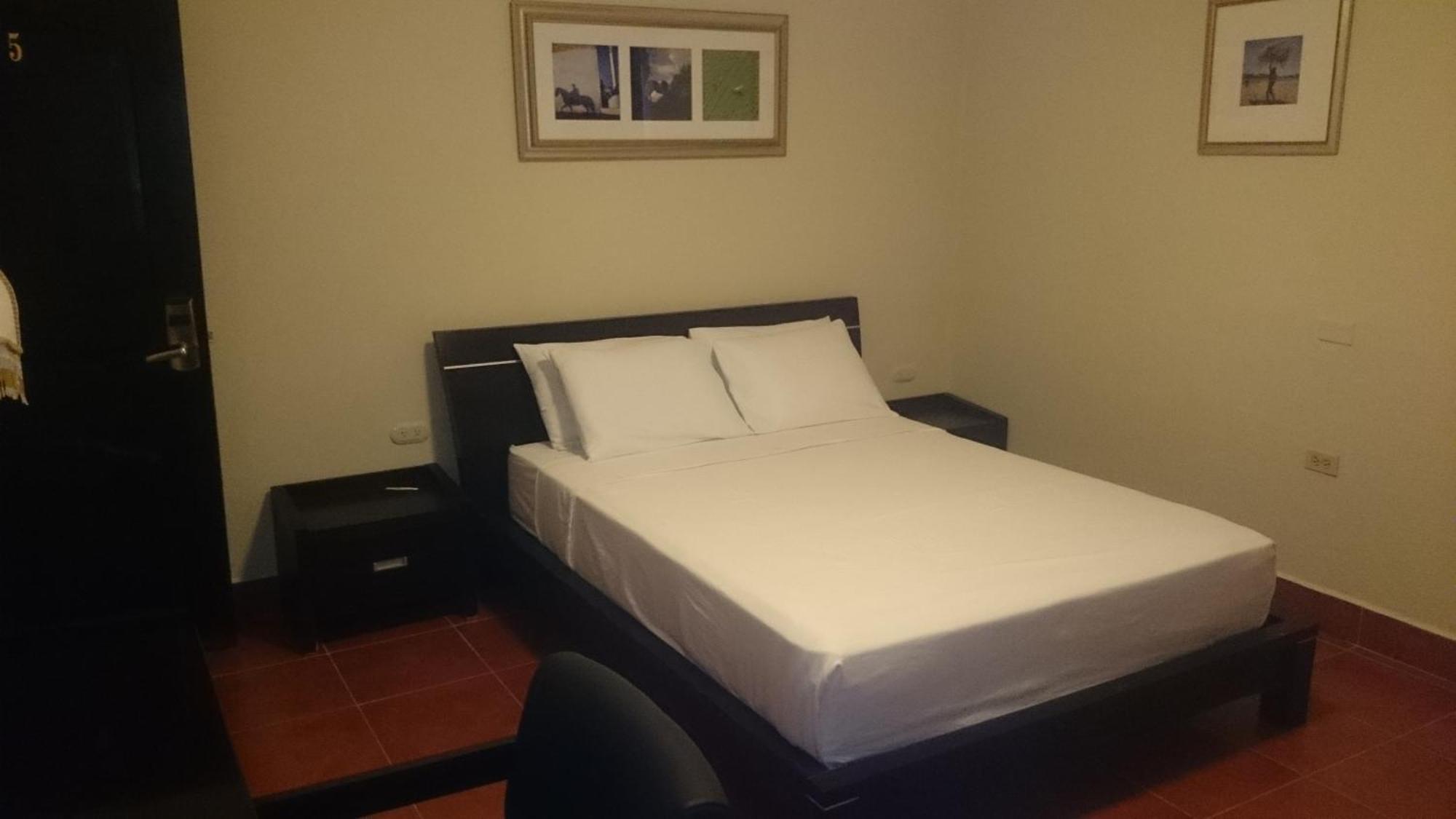 Hotel Los Altos Estelí 部屋 写真