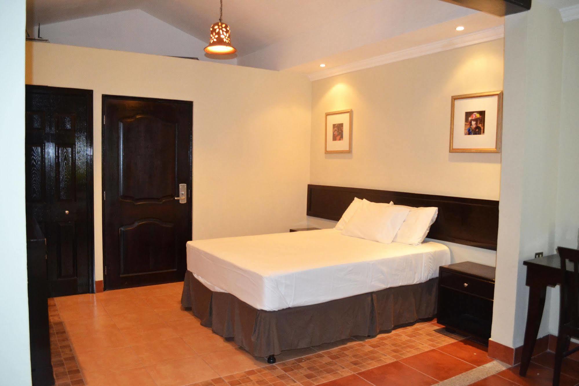 Hotel Los Altos Estelí エクステリア 写真