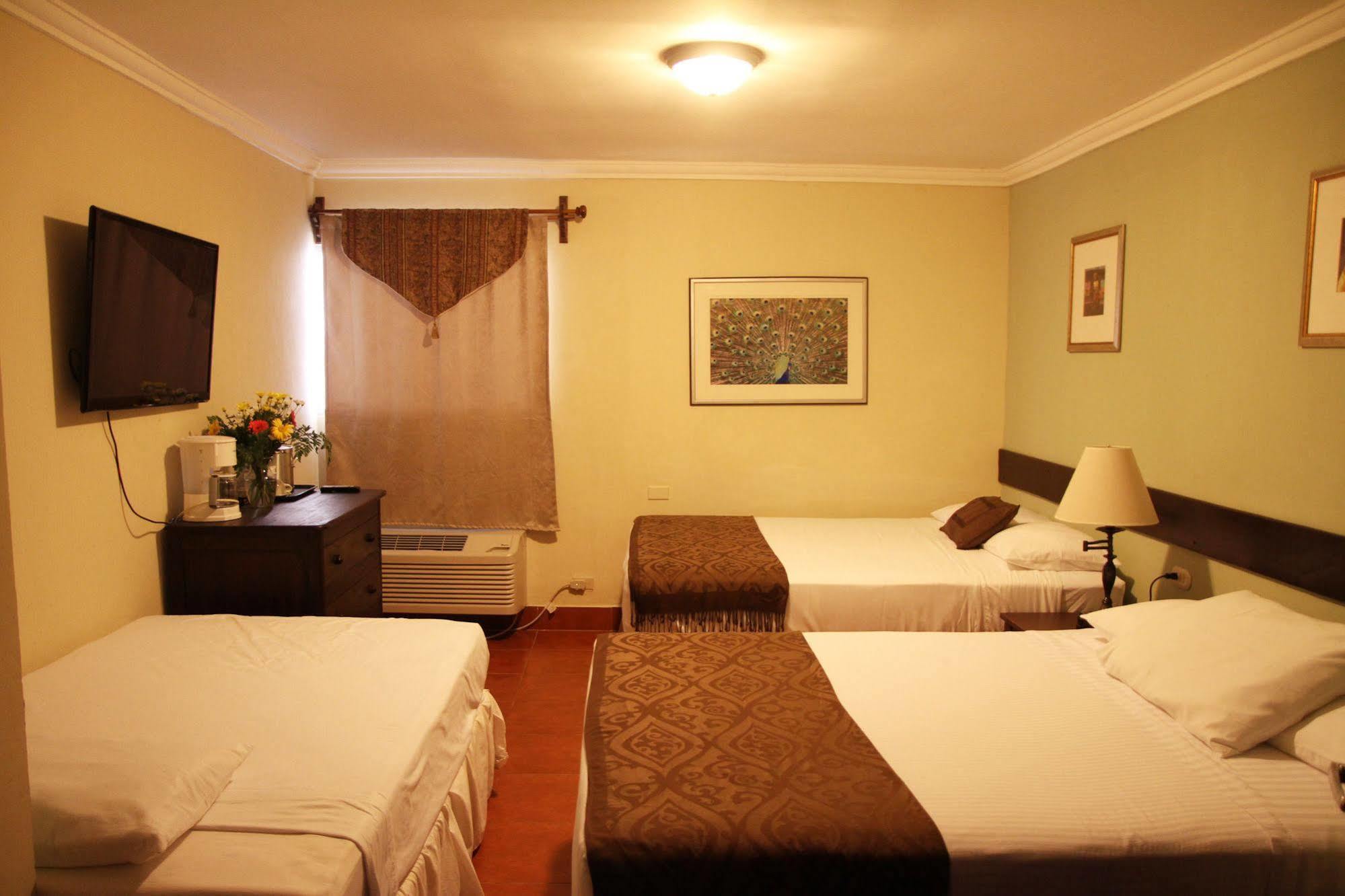 Hotel Los Altos Estelí エクステリア 写真