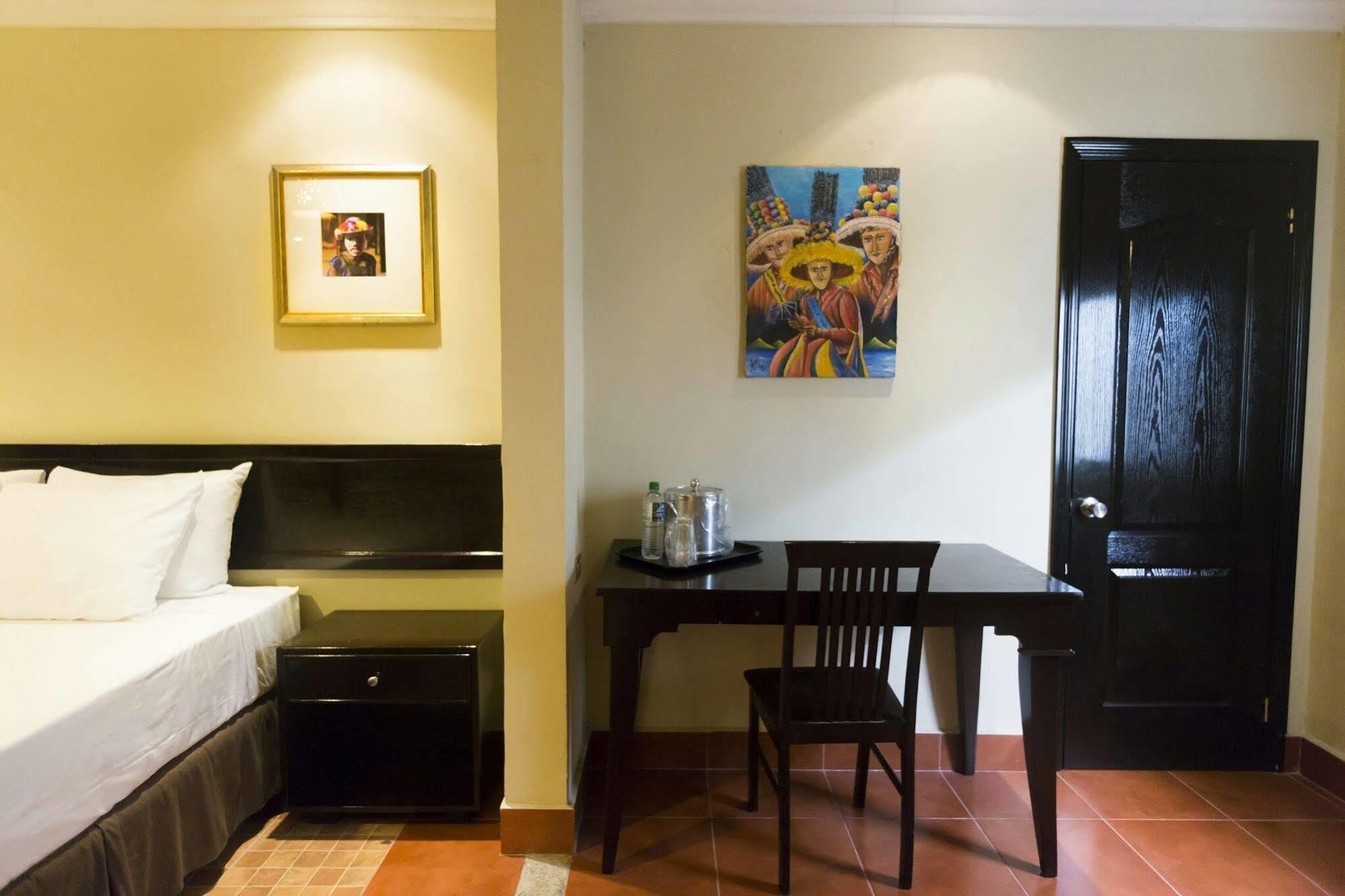 Hotel Los Altos Estelí エクステリア 写真